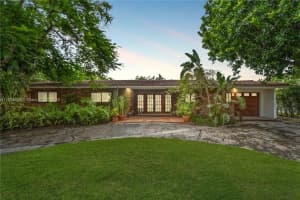 12430 Keystone Island Dr, North Miami