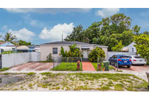 580 Se 2nd St Hialeah, FL 33010 - MLS#A11878463