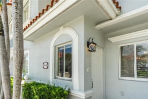 11647 Ne 18th Dr 11647 North Miami, FL 33181 - MLS#A11878475