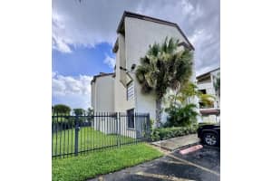 8933 Sw 123rd Ct 102, Miami