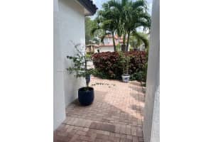 1298 Nw 192nd Ter Pembroke Pines, FL 33029 - MLS#A11878595