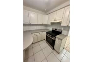 2380 Diana Dr 05 Hallandale Beach, FL 33009 - MLS#A11878701