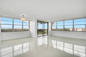 1100 Saint Charles Pl Ph5 Pembroke Pines, FL 33026 - MLS#A11878708