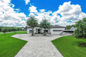 17950 Sw 192nd St Miami, FL 33187 - MLS#A11878767