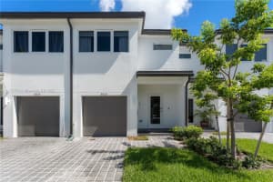 5025 Sw 37th St, Pembroke Park