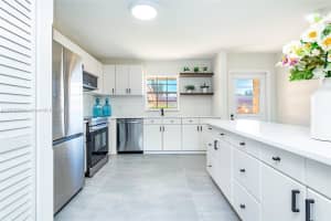 604 Laconia Cir B Lake Worth, FL 33467 - MLS#A11878799