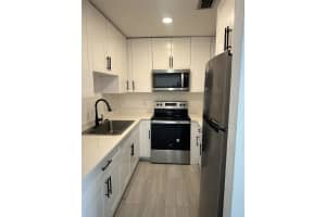 1490 W 42nd Pl 301 Hialeah, FL 33012 - MLS#A11878911