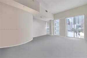 253 Ne 2nd St 220 Miami, FL 33132 - MLS#A11878916