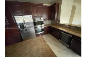 9895 Nw 87th Ter Doral, FL 33178-2651 - MLS#A11878920