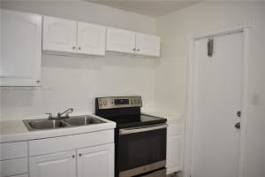 633 Nw 6th Ct 1n Hallandale Beach, FL 33009 - MLS#A11878935