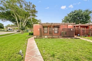 10300 W Fairway Rd Pembroke Pines, FL 33026 - MLS#A11878951