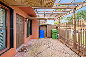 10300 W Fairway Rd Pembroke Pines, FL 33026 - MLS#A11878951