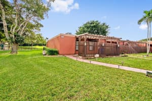 10300 W Fairway Rd Pembroke Pines, FL 33026 - MLS#A11878951