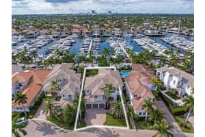 1260 Hatteras Ln Hollywood, FL 33019 - MLS#A11878984
