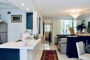 4984 Nw 97th Pl 301, Doral