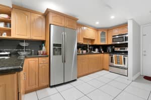 1555 W 44th Pl 322 Hialeah, FL 33012 - MLS#A11879073