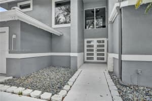 1321 Sw 102nd Ave Pembroke Pines, FL 33025 - MLS#A11879087