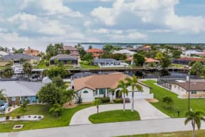 105 Sinclair St Se, Port Charlotte