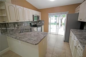 10953 W Okeechobee Rd 202 Hialeah Gardens, FL 33018 - MLS#A11879128