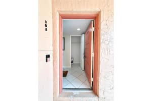 227 Lakeview Dr 103 Weston, FL 33326 - MLS#A11879135