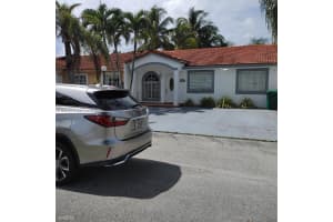 17652 Nw 76th Ct, Hialeah