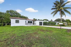 240 Nw 146th St, Miami