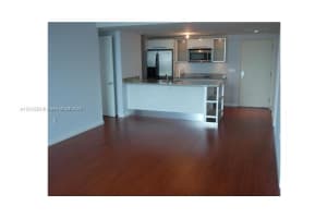 185 Sw 7th St 1909, Miami