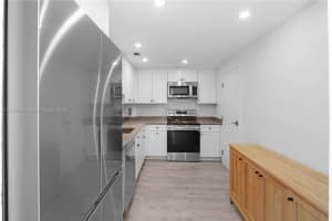 90 Edgewater Dr 718 Coral Gables, FL 33133 - MLS#A11879346