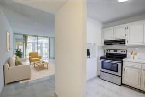 8951 Sunrise Lakes Blvd 105, Sunrise