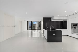 300 Biscayne Blvd Way 2409 Miami, FL 33131 - MLS#A11879487
