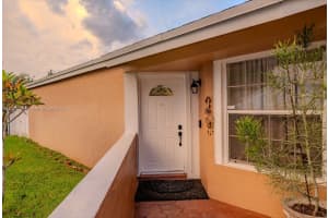 14950 Sw 75th Ter Miami, FL 33193 - MLS#A11879525