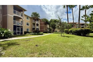 6482 Emerald Dunes Dr 105 West Palm Beach, FL 33411 - MLS#A11879572
