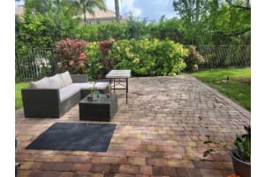 1569 Winterberry Ln Weston, FL 33327 - MLS#A11879602
