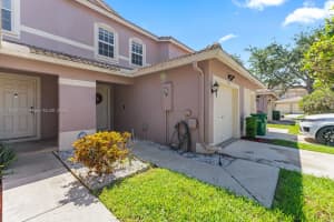 8532 W Southgate Shores Cir Tamarac, FL 33321 - MLS#A11879611