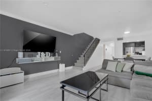 9956 Sw 88th St 128-1, Miami