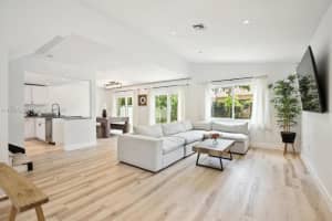 10560 La Placida Dr, Coral Springs