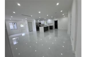 2530 Nw 204th St, Miami Gardens