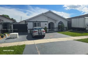 3240 W 76th Pl Hialeah, FL 33018 - MLS#A11879759