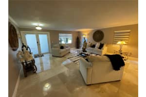 9710 Sw 13th St 9710 Pembroke Pines, FL 33025 - MLS#A11879797