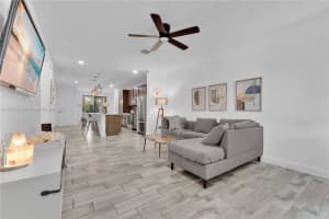 3374 Nw 5th St Pompano Beach, FL 33069 - MLS#A11879898