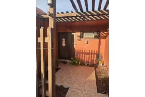 1611 Palmetto Ln, Pembroke Pines