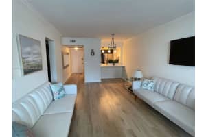 209 N Fort Lauderdale Beach Blvd 4f Fort Lauderdale, FL 33304 - MLS#A11879958