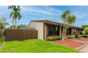2290 Oak Ct Pembroke Pines, FL 33026 - MLS#A11879990
