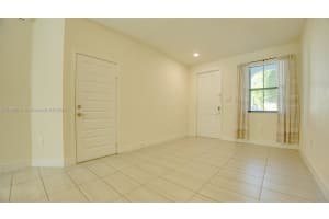 8821 Nw 103rd Pl Doral, FL 33178 - MLS#A11880021