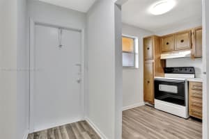 8400 Lagos De Campo Blvd 212 Tamarac, FL 33321 - MLS#A11880030