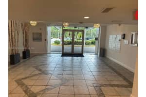 2821 Ne 163rd St 2r North Miami Beach, FL 33160 - MLS#A11880154