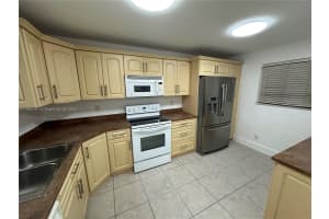 2761 Sw 58th Mnr 2761 Dania Beach, FL 33312 - MLS#A11880181