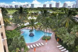 19501 W Country Club Dr 504, Aventura