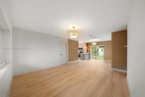 2350 Nw 56th St, Miami
