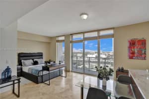 185 Sw 7th St 1600, Miami